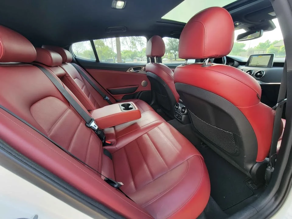 2019 Kia Stinger - Image 17 of 20