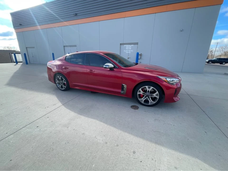 2019 Kia Stinger - Image 2 of 13