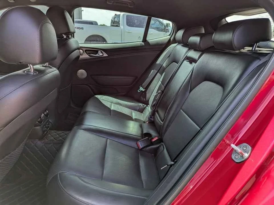 2019 Kia Stinger - Image 10 of 13