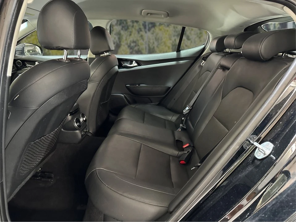 2019 Kia Stinger - Image 11 of 21