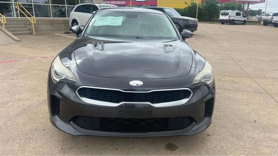2019 Kia Stinger - Image 2 of 15