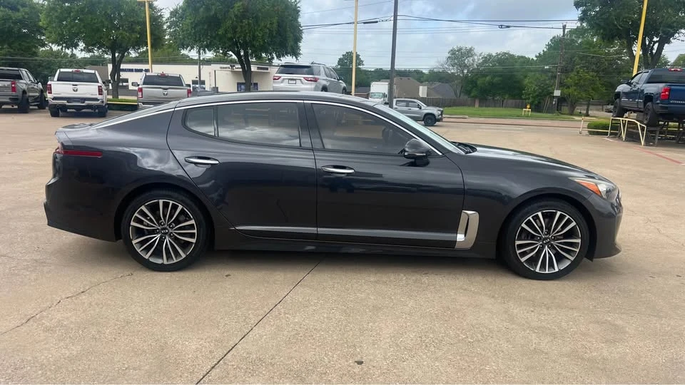 2019 Kia Stinger - Image 4 of 15