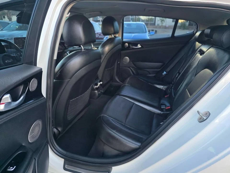 2019 Kia Stinger - Image 9 of 20