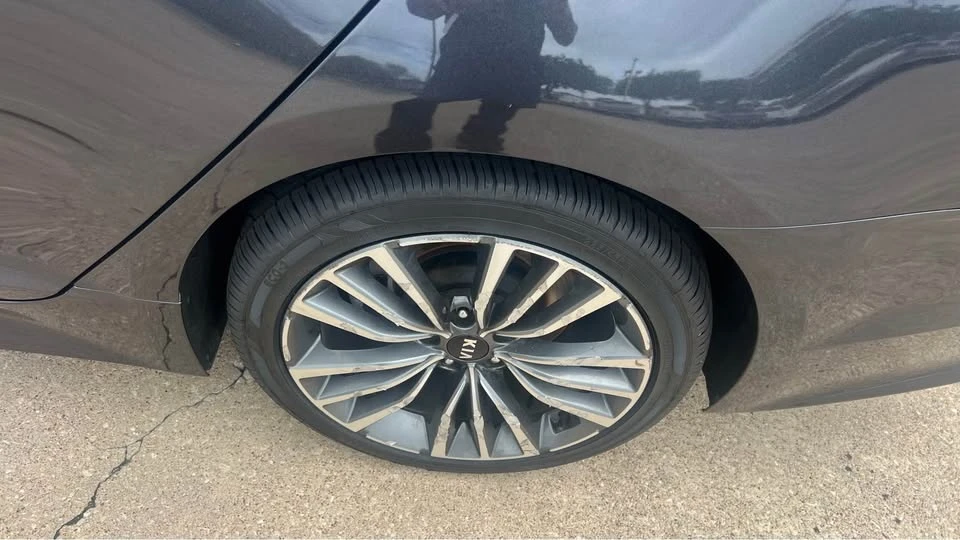 2019 Kia Stinger - Image 7 of 15