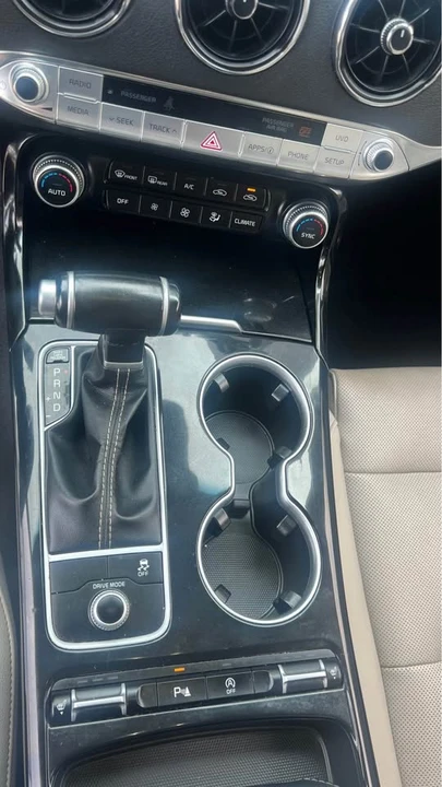 2019 Kia Stinger - Image 14 of 15