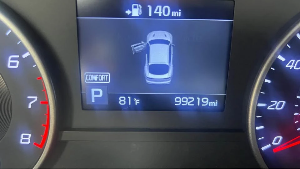 2019 Kia Stinger - Image 11 of 15