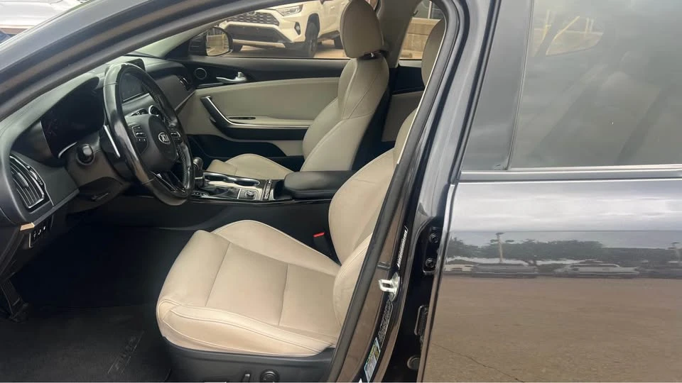 2019 Kia Stinger - Image 8 of 15