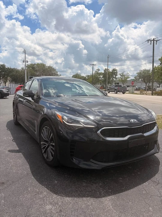 2019 Kia Stinger - Image 2 of 18