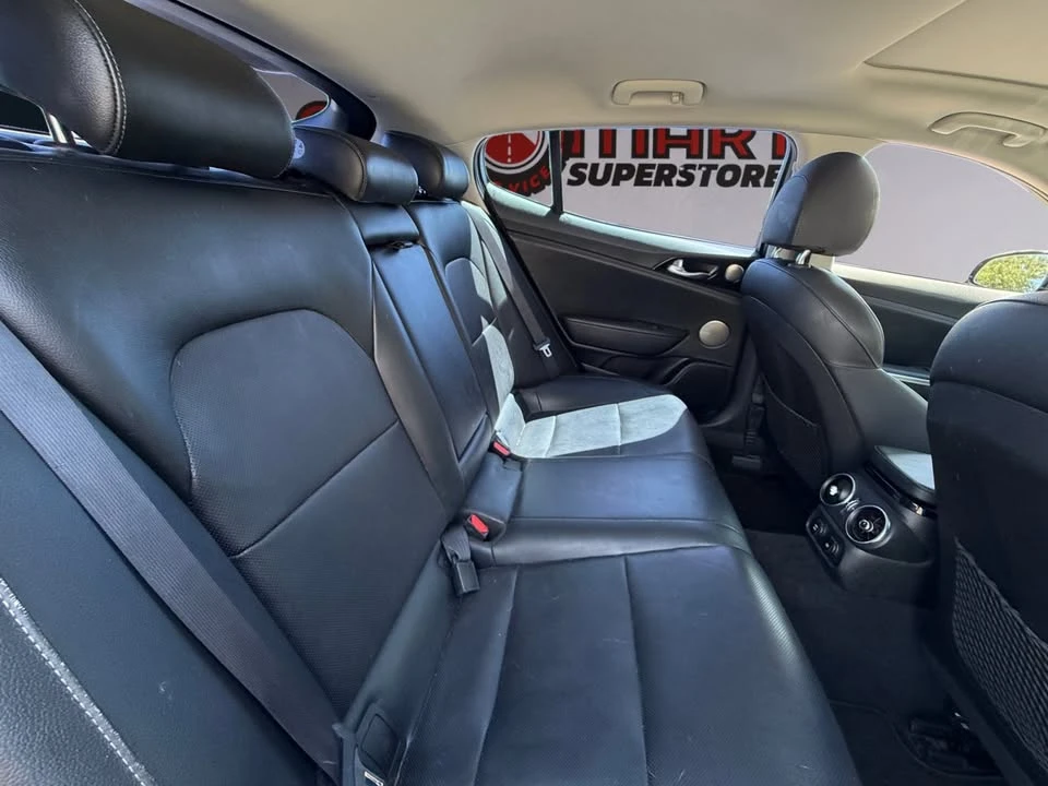 2019 Kia Stinger - Image 13 of 16