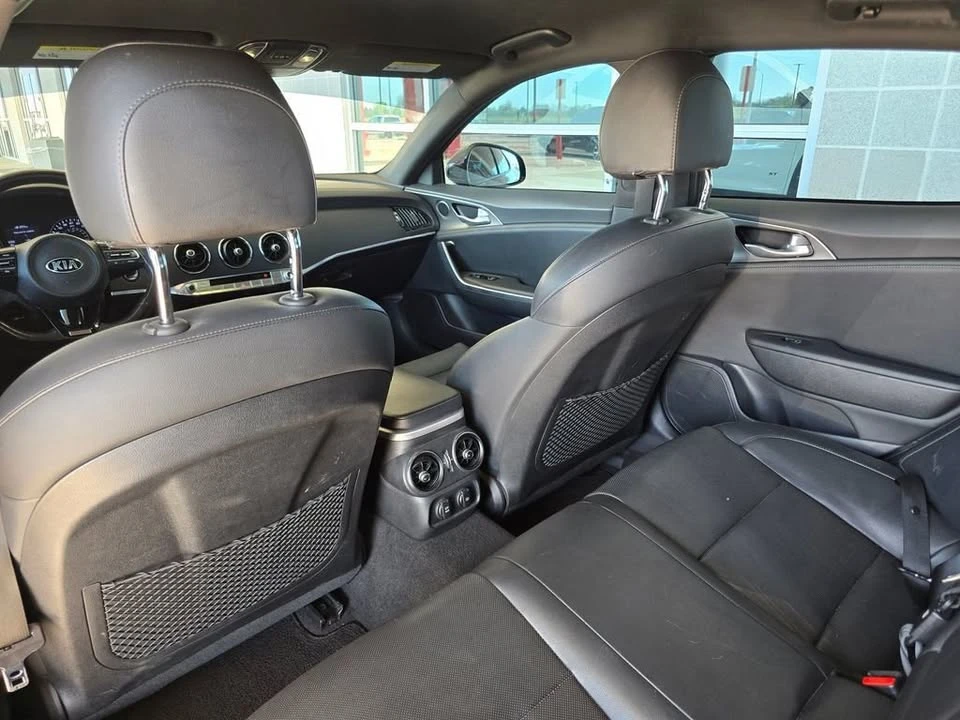 2019 Kia Stinger - Image 15 of 16