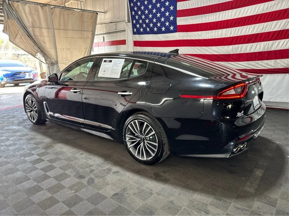 2019 Kia Stinger - Image 8 of 21
