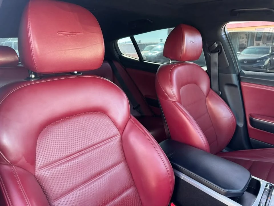 2019 Kia Stinger - Image 10 of 11
