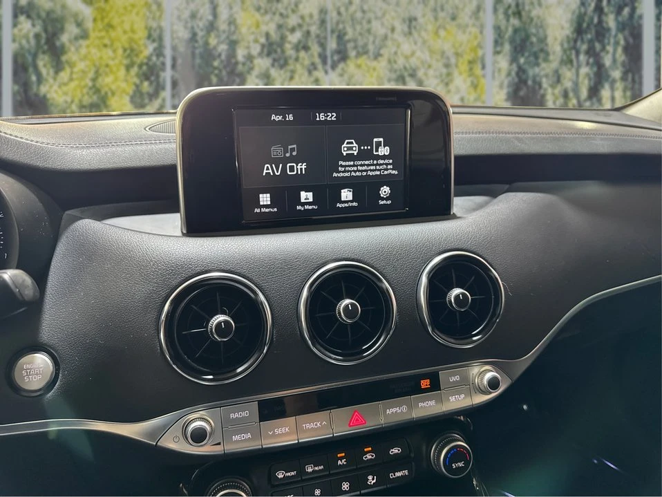 2019 Kia Stinger - Image 17 of 21