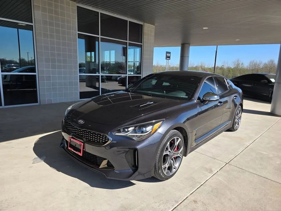 2019 Kia Stinger - Image 3 of 16