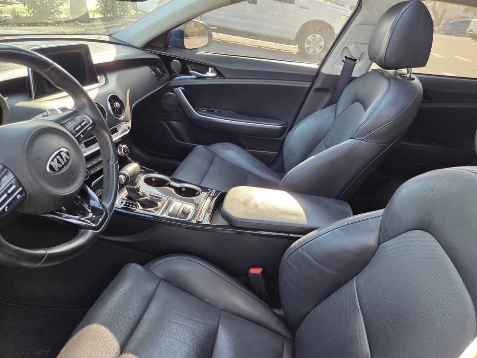 2019 Kia Stinger - Image 7 of 9