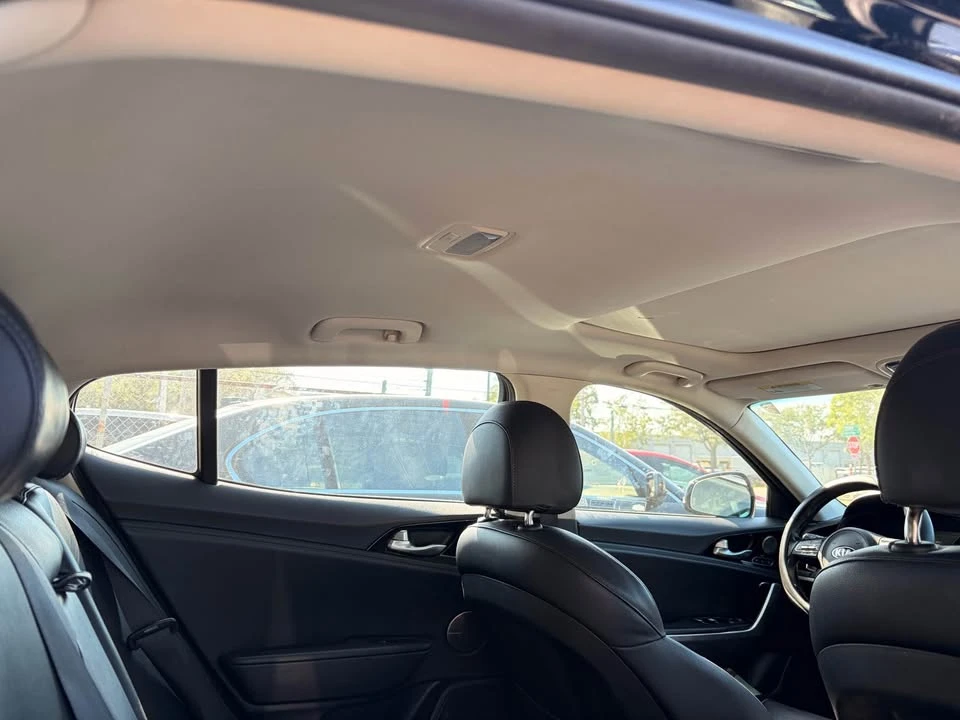 2019 Kia Stinger - Image 16 of 18