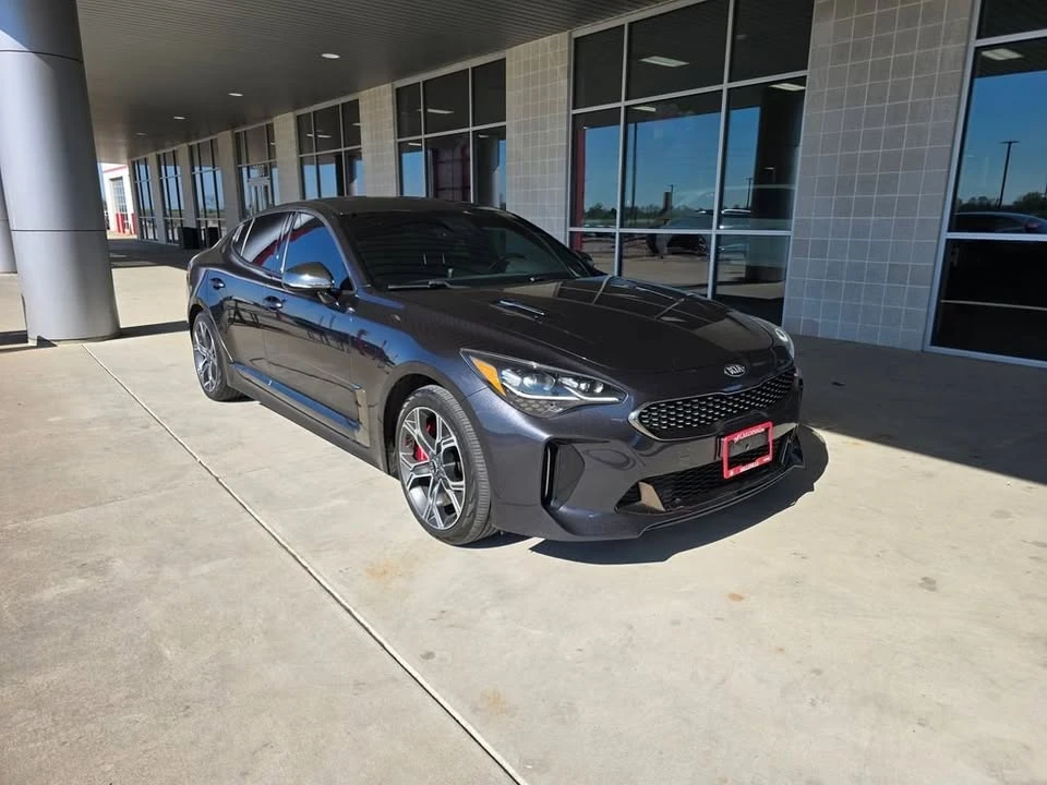 2019 Kia Stinger - Image 9 of 16