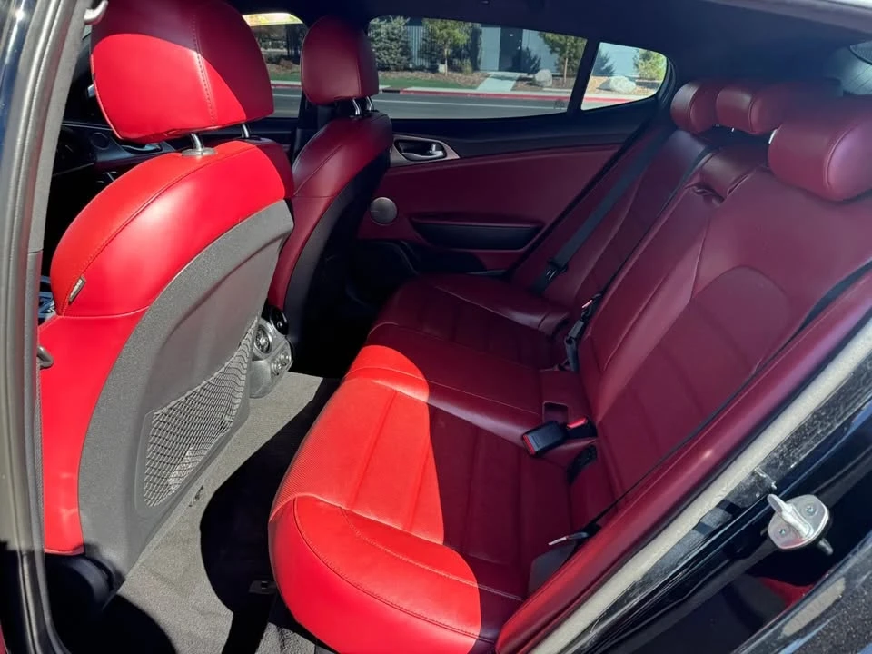 2019 Kia Stinger - Image 8 of 11