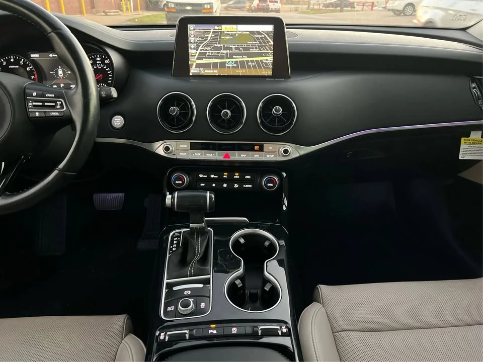 2019 Kia Stinger - Image 16 of 20
