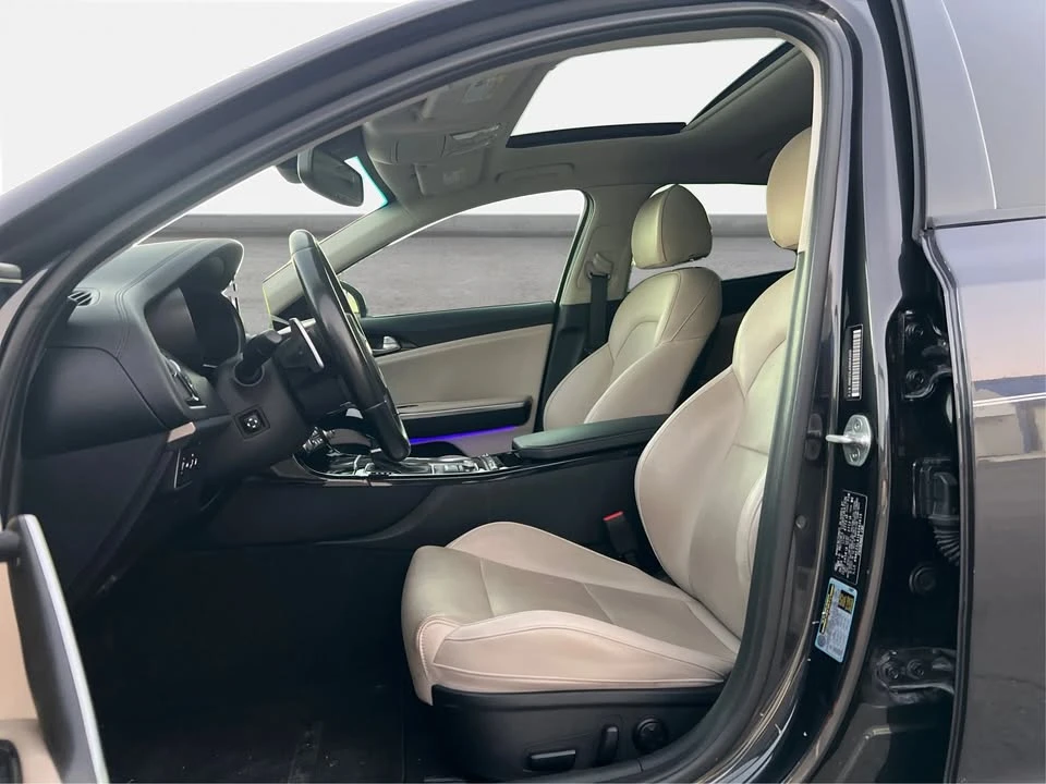 2019 Kia Stinger - Image 10 of 20