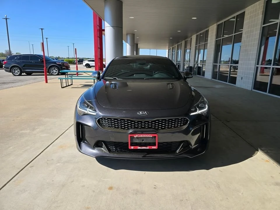 2019 Kia Stinger - Image 2 of 16