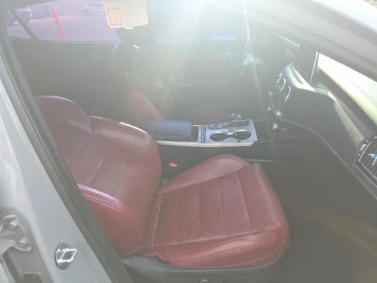 2019 Kia Stinger - Image 10 of 12