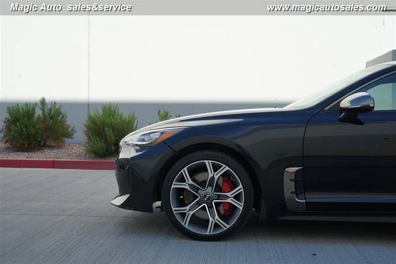 2019 Kia Stinger - Image 10 of 19