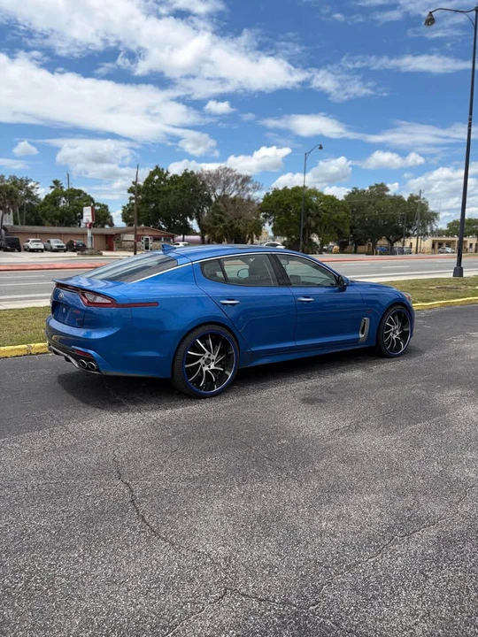 2019 Kia Stinger - Image 4 of 10