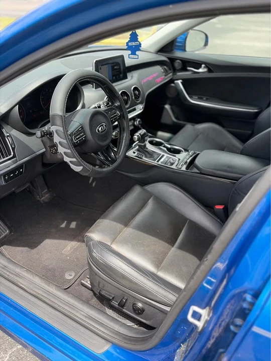2019 Kia Stinger - Image 8 of 10