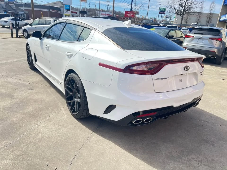 2019 Kia Stinger - Image 8 of 14