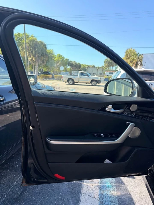 2019 Kia Stinger - Image 9 of 18