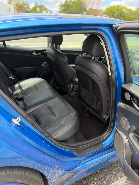 2019 Kia Stinger - Image 6 of 10