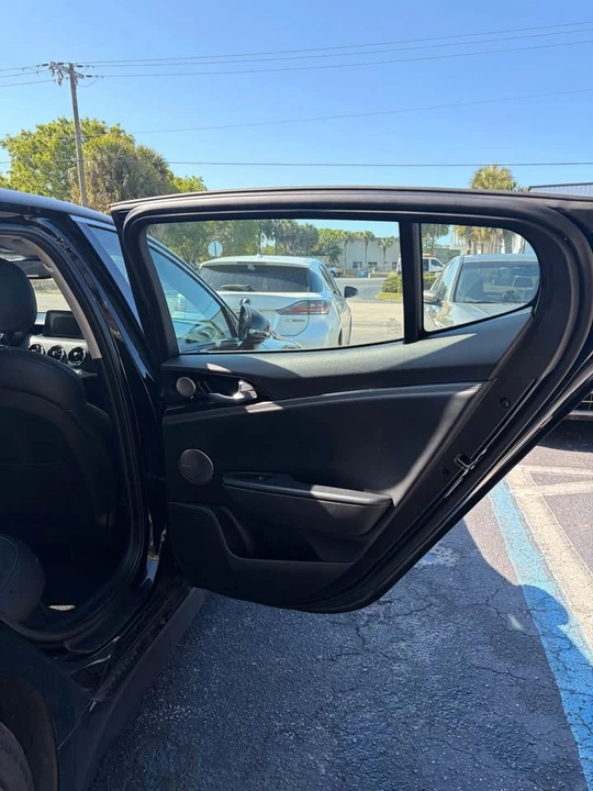2019 Kia Stinger - Image 18 of 18