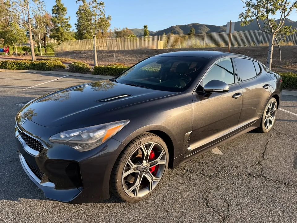 2019 Kia Stinger - Image 2 of 17