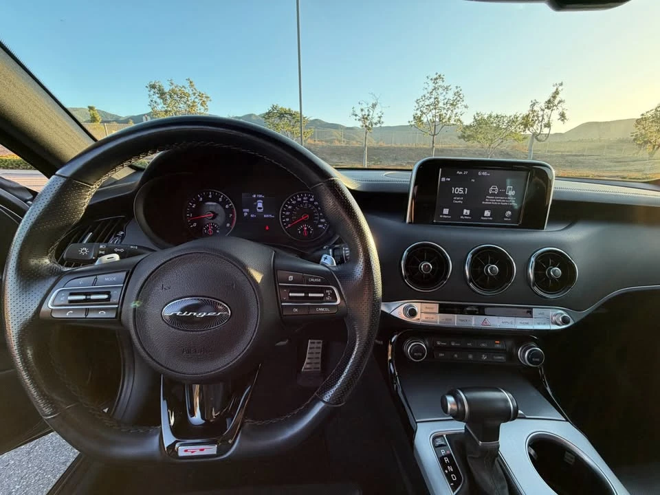 2019 Kia Stinger - Image 16 of 17