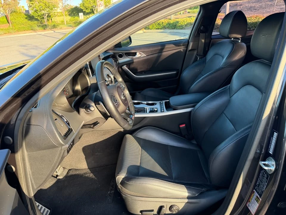 2019 Kia Stinger - Image 15 of 17