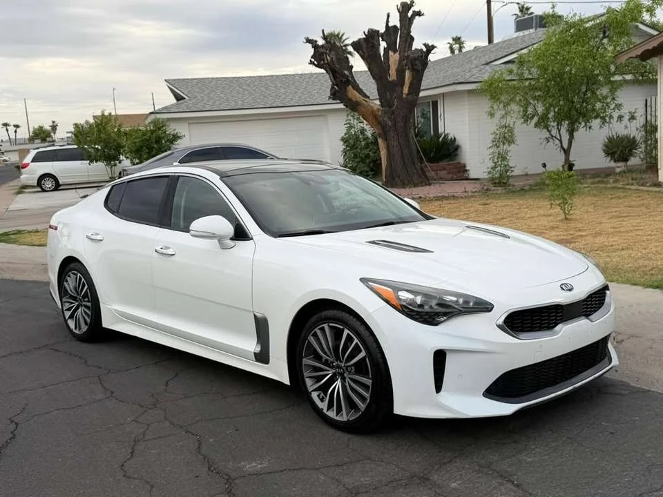 2019 Kia Stinger - Image 2 of 8