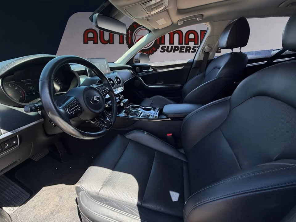 2019 Kia Stinger - Image 9 of 16