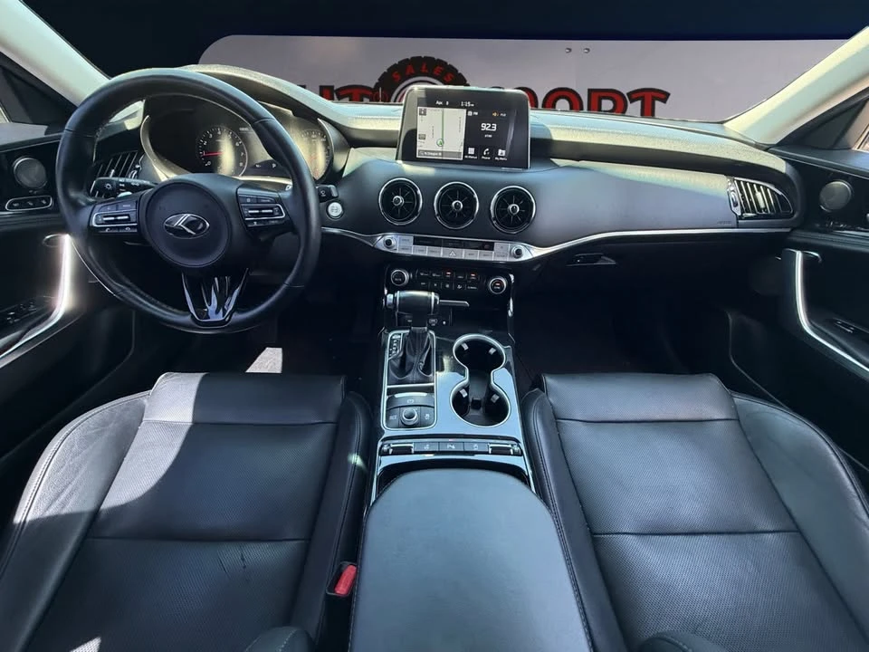 2019 Kia Stinger - Image 10 of 16