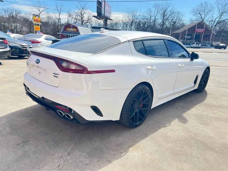 2019 Kia Stinger - Image 10 of 14