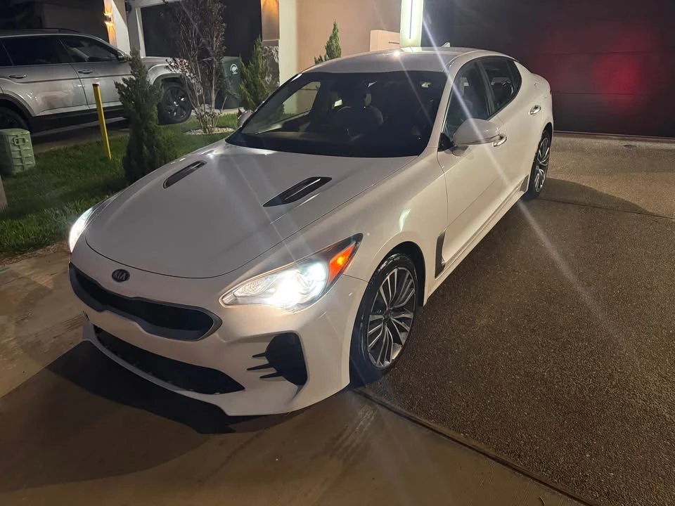2019 Kia Stinger - Image 6 of 13