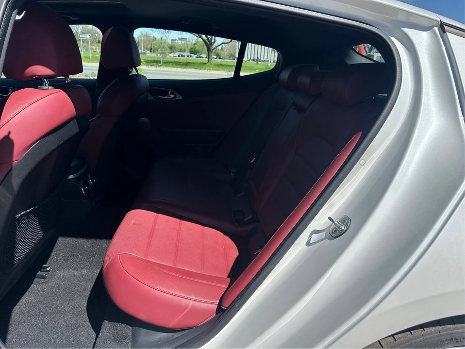 2019 Kia Stinger - Image 10 of 20