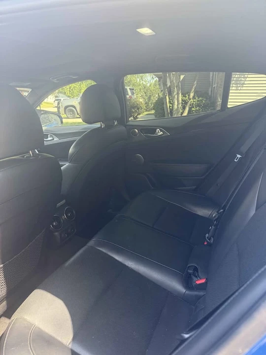 2019 Kia Stinger - Image 17 of 18
