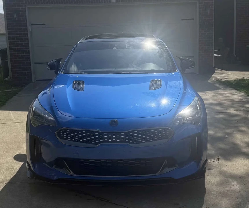 2019 Kia Stinger - Image 2 of 18