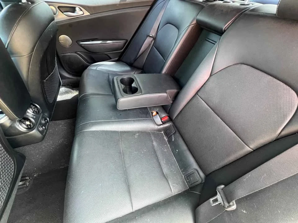 2019 Kia Stinger - Image 10 of 20