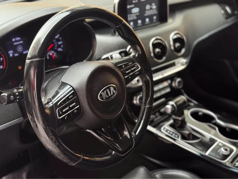 2019 Kia Stinger - Image 7 of 17