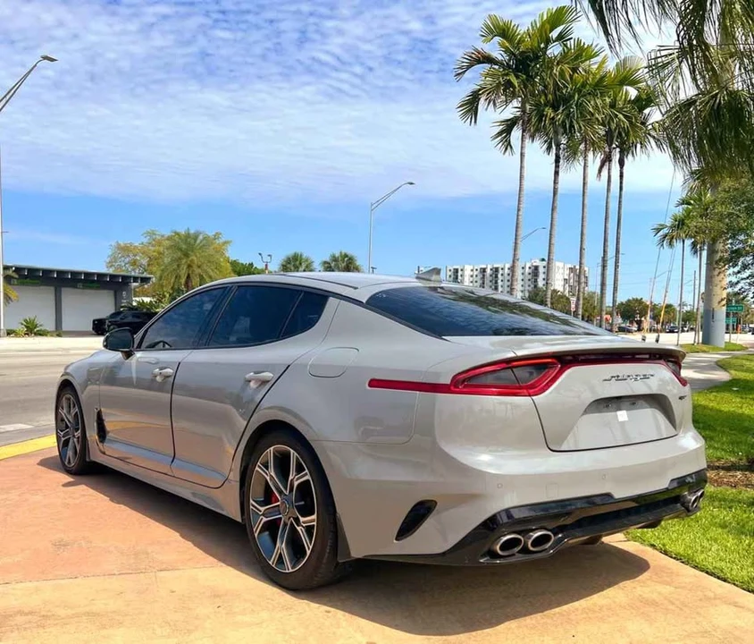 2019 Kia Stinger - Image 8 of 20