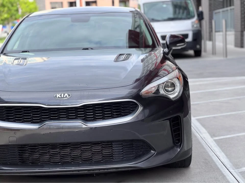 2019 Kia Stinger - Image 2 of 17
