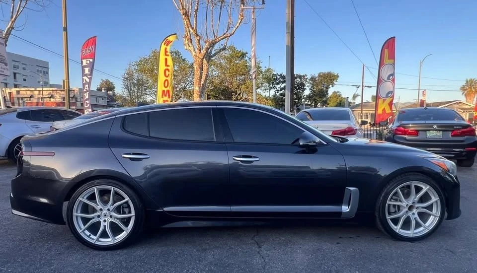 2019 Kia Stinger - Image 5 of 13