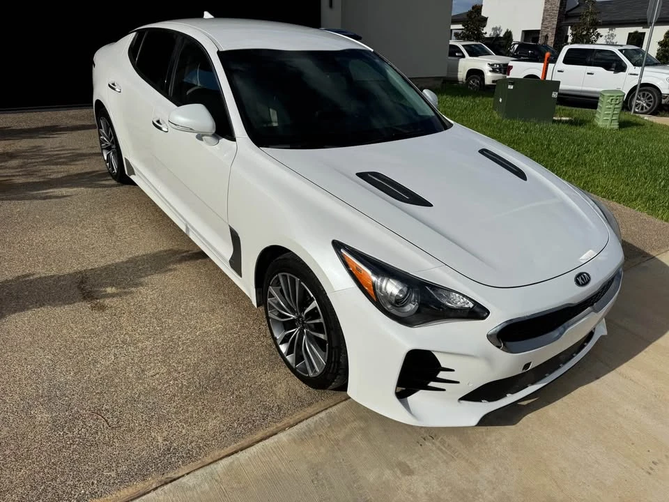2019 Kia Stinger - Image 3 of 13